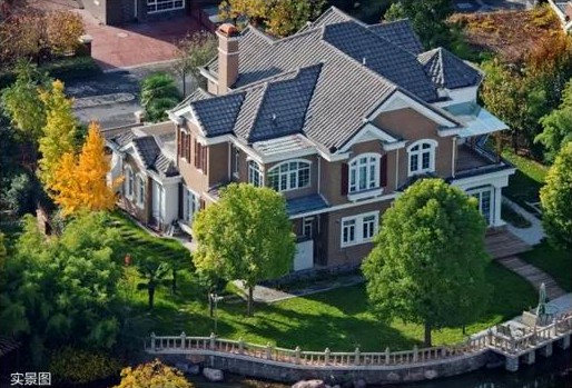 院子愈大，，，，，愈从容